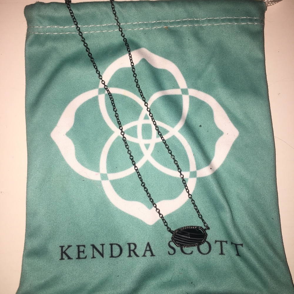 Black Kendra Scott Elisa pendent necklace
